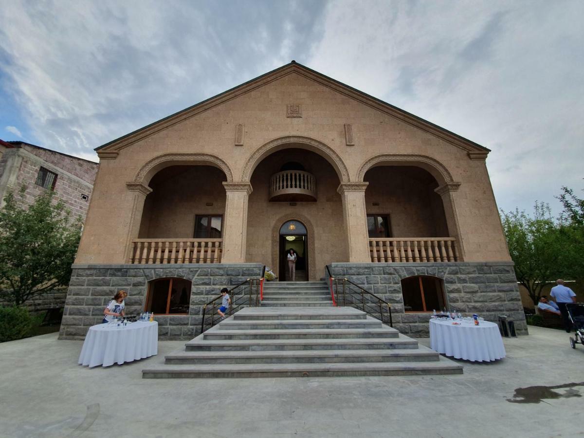 Royal Palace Hotel Vanadzor Exterior photo